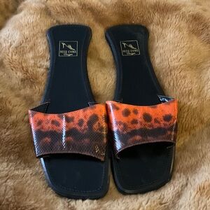 NWT REED EVINS SNAKESKIN SANDALS ORANGE BROWN FLATS 9